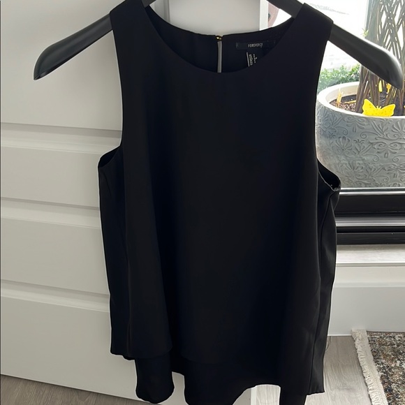 Forever 21 Tops - Forever 21 Black Sleeveless Layered Top